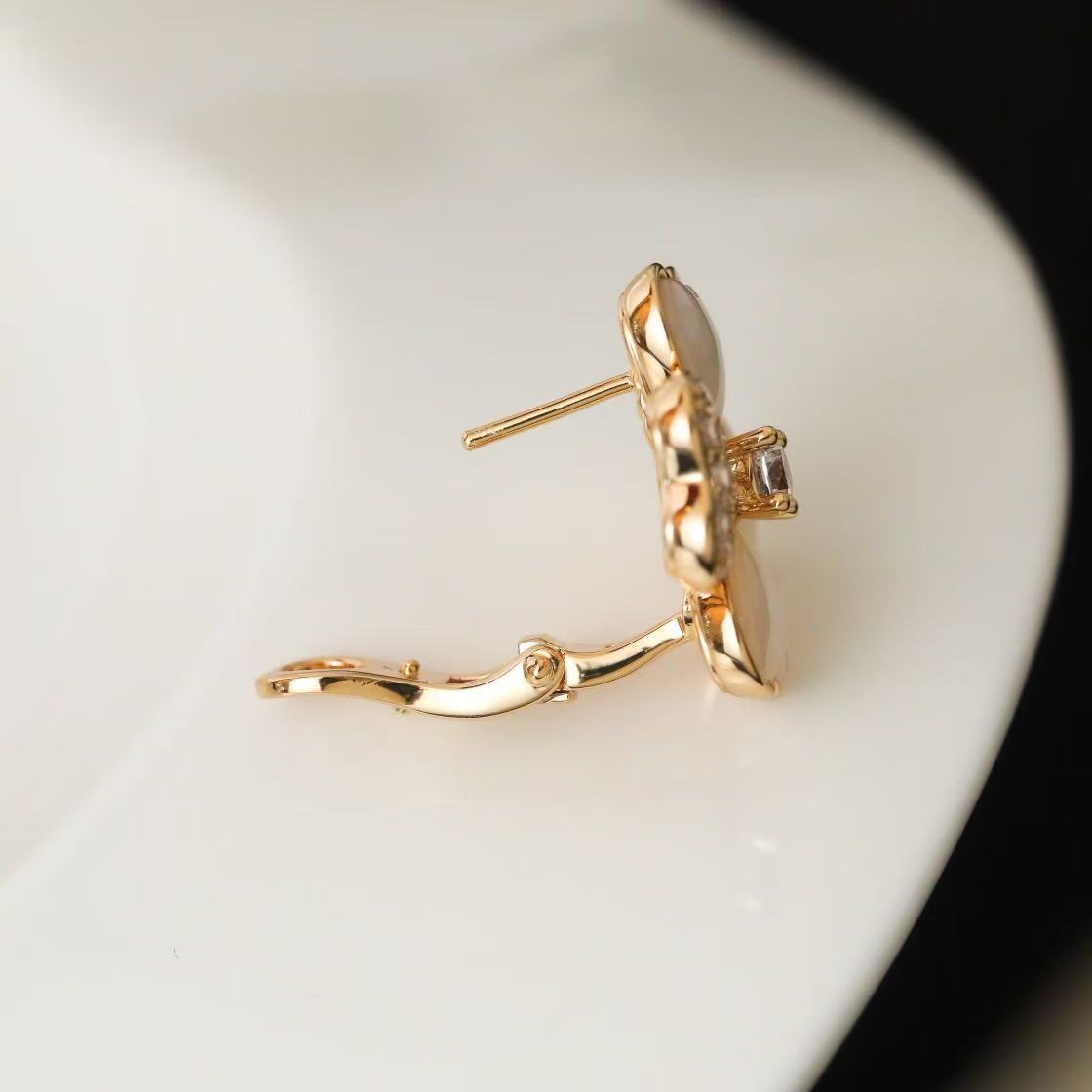[AuraJewelry]FRIVOLE PINK GOLD FLOWER DIAMOND EARRINGS 2