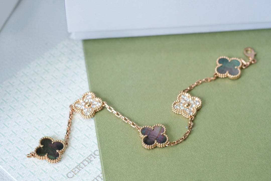 [AuraJewelry]New CLOVER 5 MOTIF GRAY MOP BRACELET COLLECTION