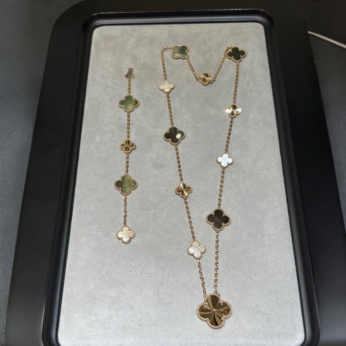 [AuraJewelry]DETACHABLE CLOVER 15(11+4) FLOWER ROSE GOLD NECKLACE SET