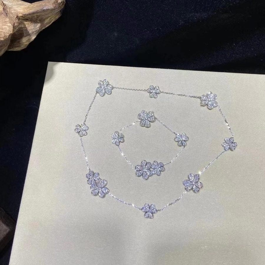 ¡®AuraJewelry¡¯FRIVOLE SILVER 5 FLOWERS BRACELET