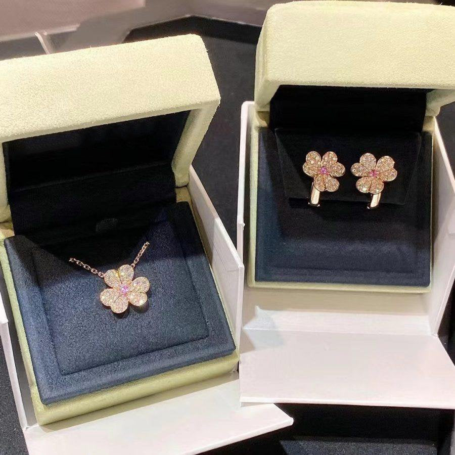 ¡®AuraJewelry¡¯FRIVOLE ROSE GOLD FLOWER DIAMOND NECKLACE