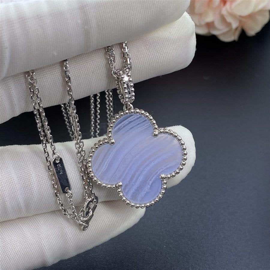 ¡®AuraJewelry¡¯CLOVER SILVER CHALCEDONY BIG CLOVER NECKLACE