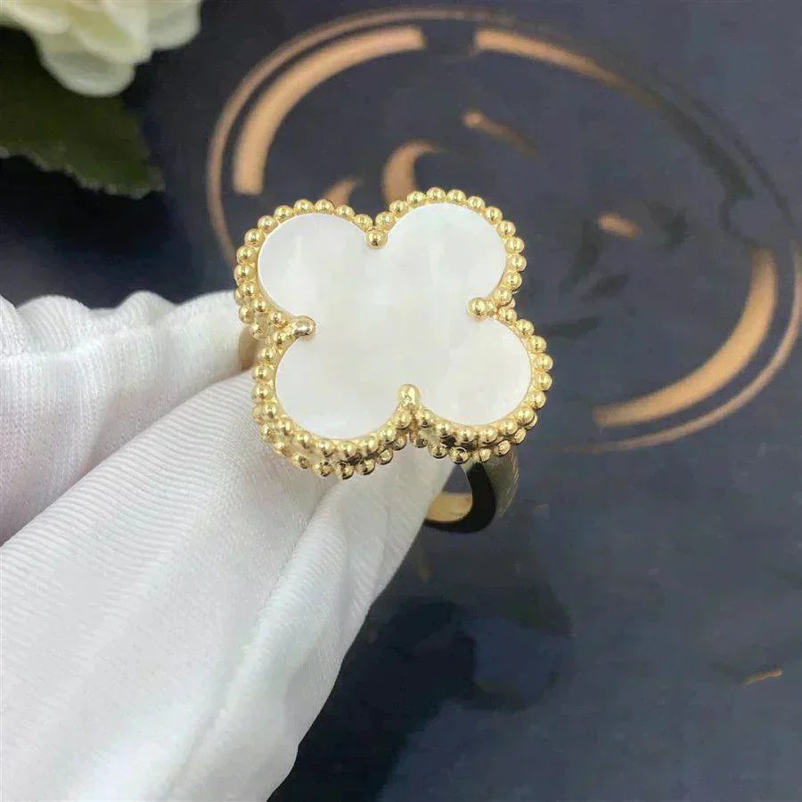 ¡®AuraJewelry¡¯CLOVER WHITE MOP RING