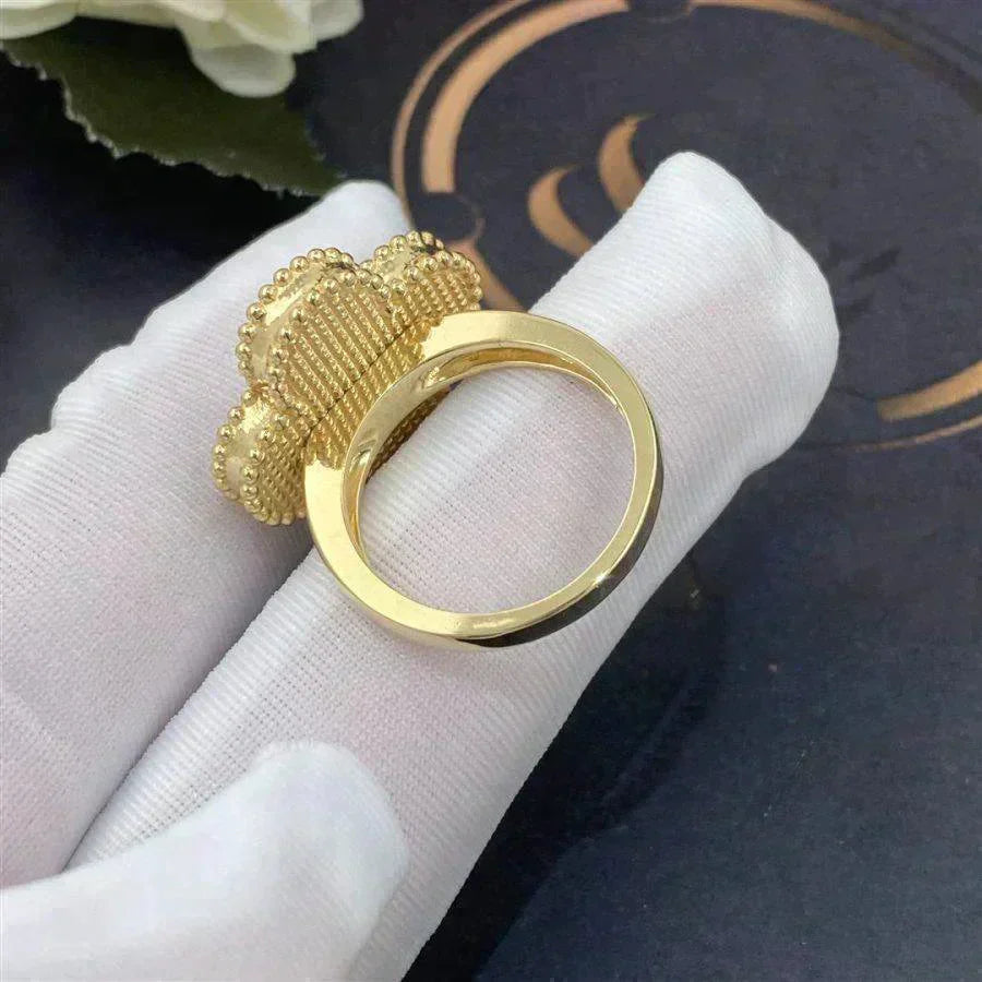¡®AuraJewelry¡¯CLOVER WHITE MOP RING
