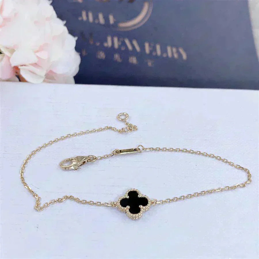 ¡®AuraJewelry¡¯CLOVER ONYX SINGLE FLOWER BRACELET