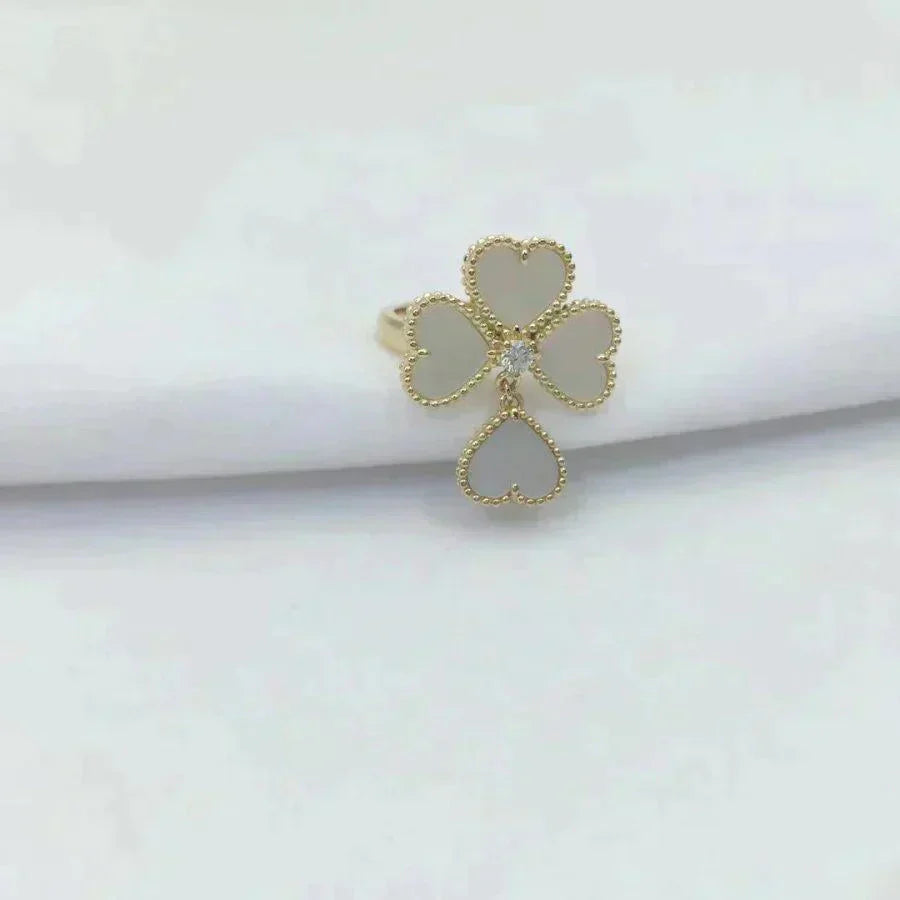 ¡®AuraJewelry¡¯SWEET CLOVER WHITE MOP RING