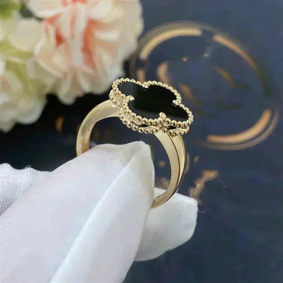 ¡®AuraJewelry¡¯CLOVER ONYX RING