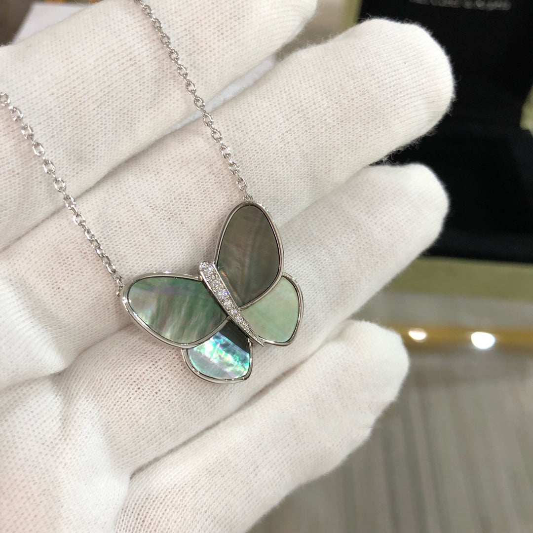 ¡®AuraJewelry¡¯LARGE BUTTERFLY SILVER PENDANT DIAMOND NECKLACE