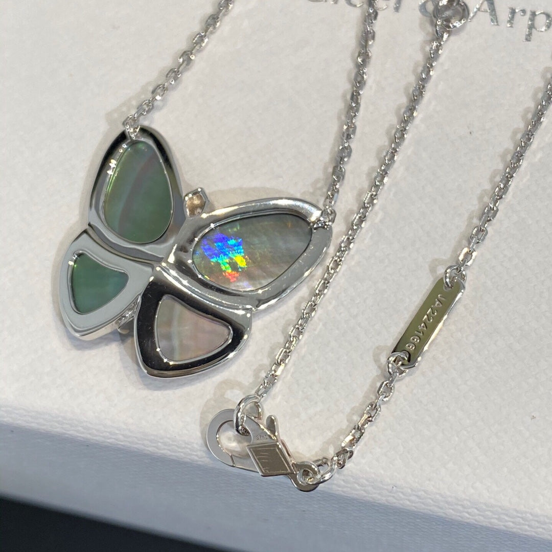 ¡®AuraJewelry¡¯LARGE BUTTERFLY SILVER PENDANT DIAMOND NECKLACE