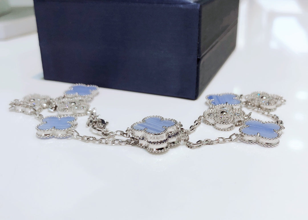 ¡®AuraJewelry¡¯CLOVER 10 MOTIFS CHALCEDONY DIAMONDS SILVER NECKLACE