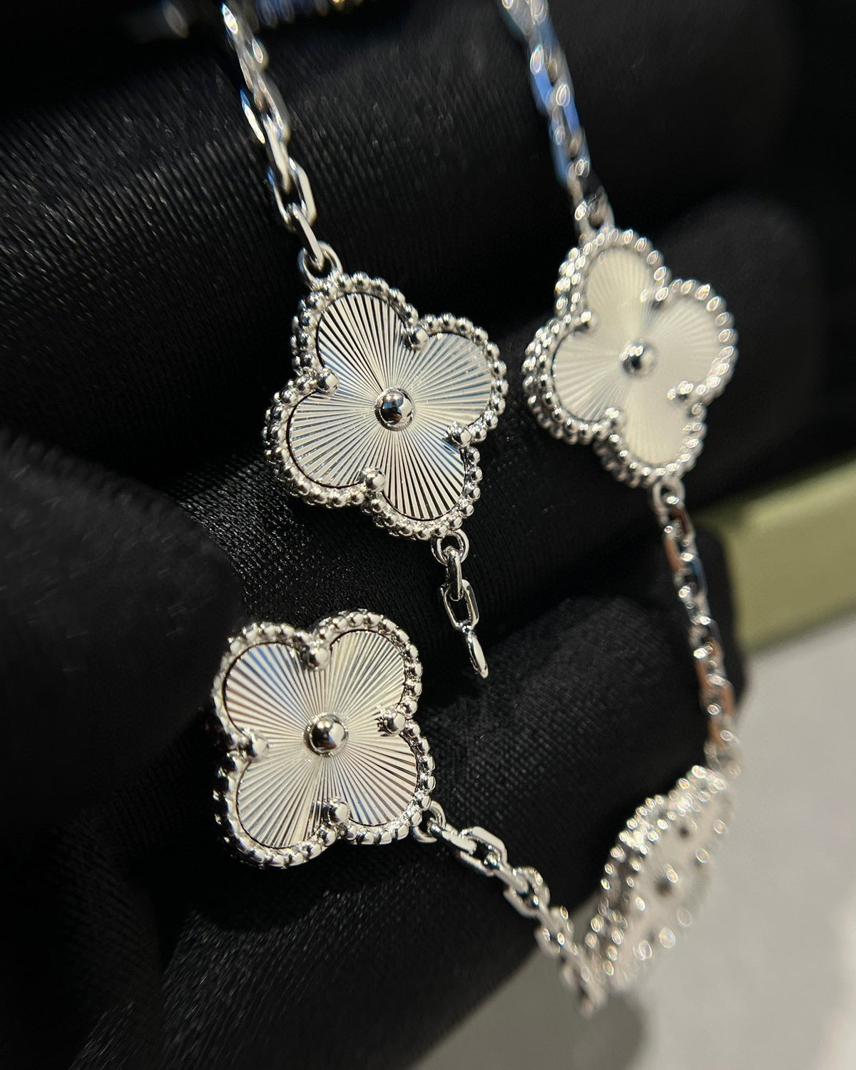 [AuraJewelry]New  CLOVER 5 MOTIF LASER BRACELET COLLECTION